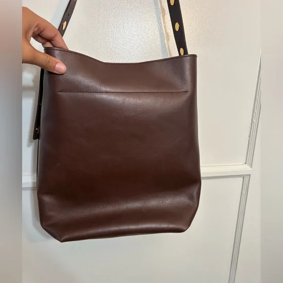 NWT Madewell The Essential Bucket Tote with Gold Accents